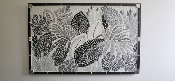Composition en mosaïque représentant des feuilles
